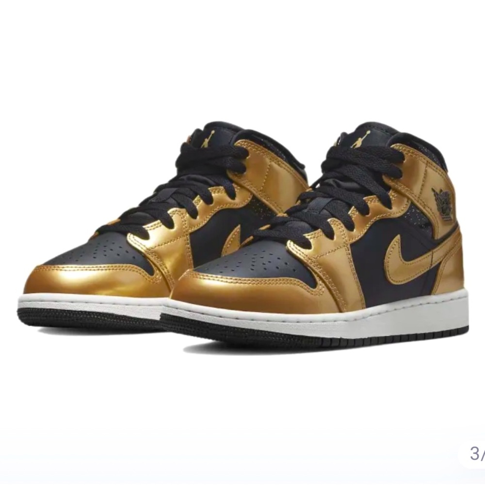 Jordan 1 Mid SE Metallic Gold/Black
